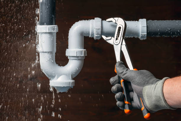Professional Drain Cleaning technician working in Straughn, IN